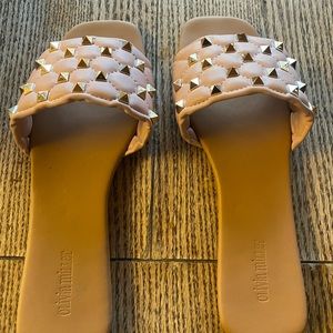 Olivia Miller Shelly flat sandals, size 9